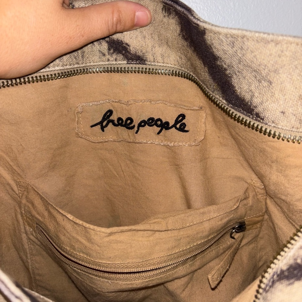Free People Hive Carryall Thick Strap Chevron Hobo Zip up Cargo Bag - Picture 7 of 10